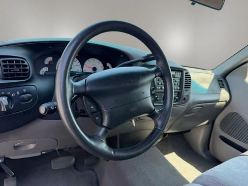 Used 2000 Ford F150 Lightning RWD image 12