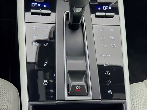 Used 2022 Porsche Macan S image 23