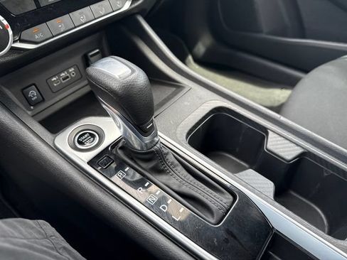 Certified 2024 Nissan Sentra SV FWD image 23
