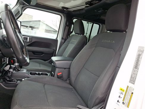 Used 2020 Jeep Wrangler Unlimited Sahara w/ Uconnect 4C Nav & Sound Group image 24