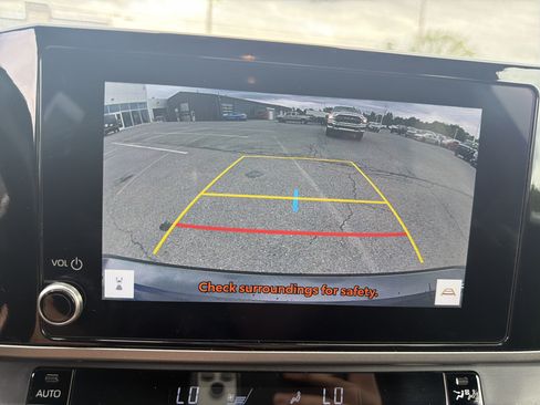 Used 2025 Toyota Camry SE FWD image 26