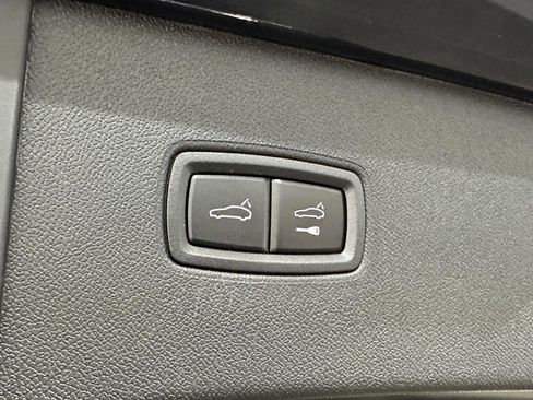 Certified 2025 Porsche Cayenne S image 39