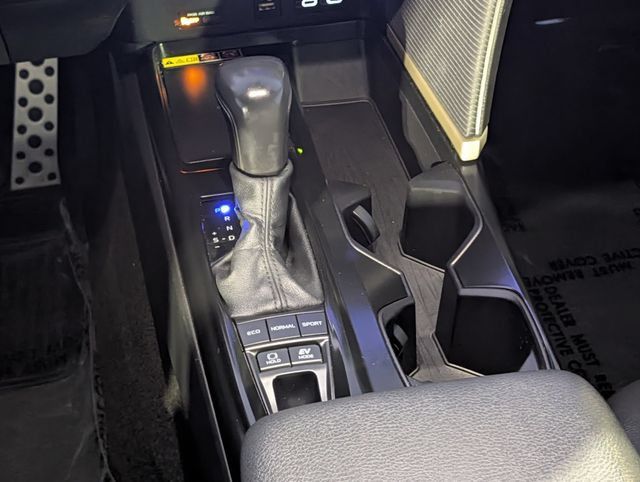 Used 2025 Toyota Camry SE FWD image 14