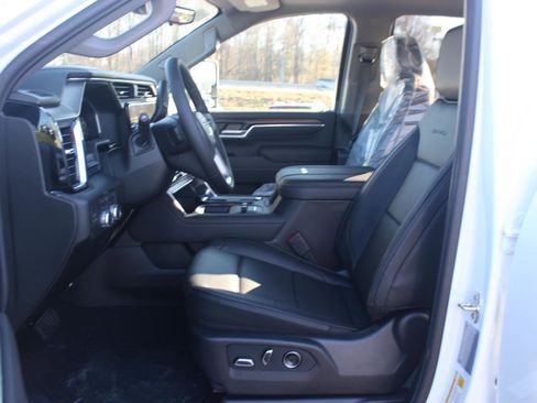 New 2026 GMC Sierra 2500 Denali w/ Denali Reserve Package image 13