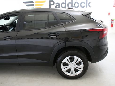 Certified 2025 Chevrolet Trax LS FWD image 6