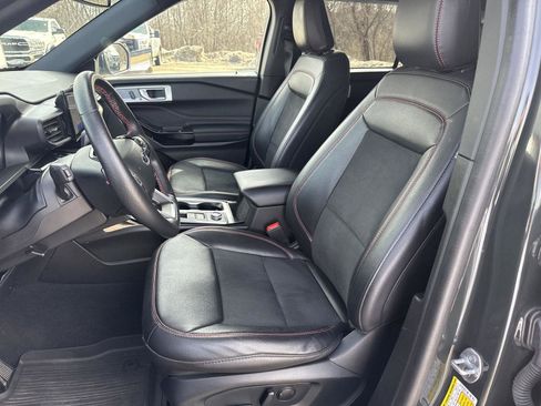 Used 2023 Ford Explorer ST-Line image 13