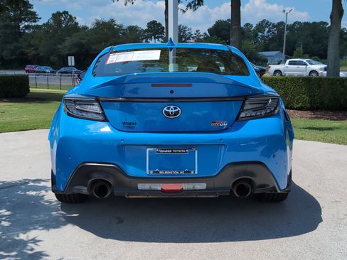 Used 2024 Toyota GR86 Premium RWD image 9