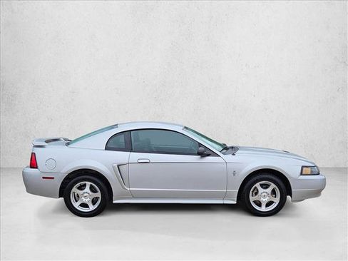 Used 2003 Ford Mustang Coupe RWD image 4