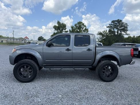 Used 2019 Nissan Frontier SV w/ Value Truck Package RWD image 3