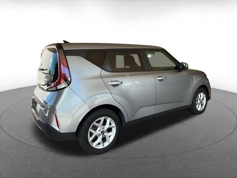 Used 2025 Kia Soul LX w/ LX Technology Package FWD image 14