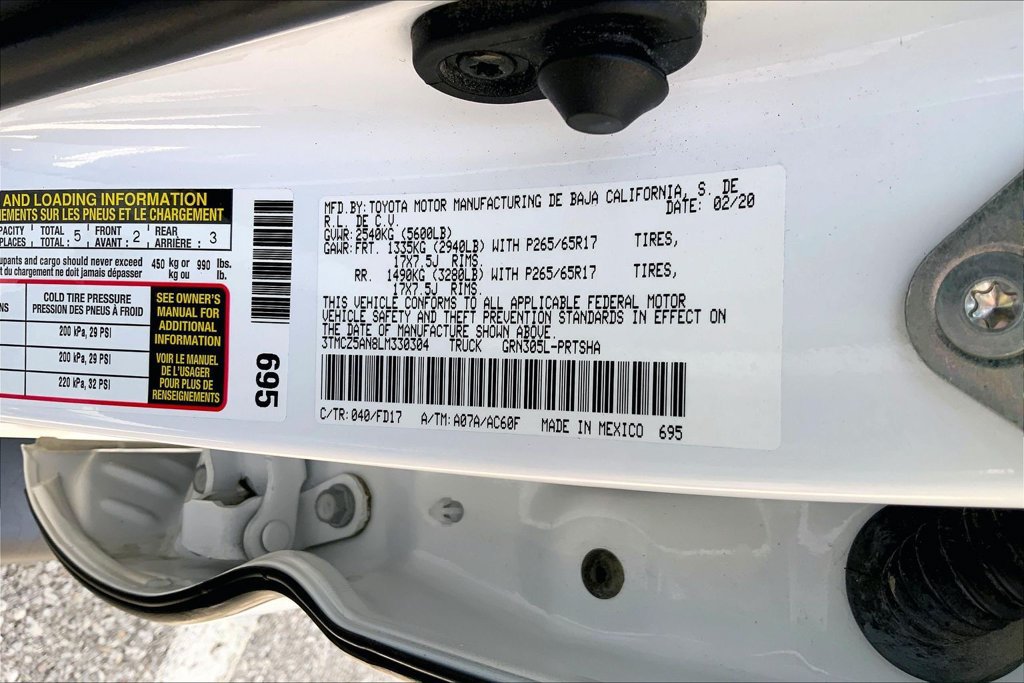 Used 2020 Toyota Tacoma TRD Sport w/ Exterior Package AWD/4WD image 29