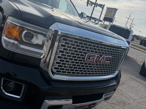 Used 2016 GMC Sierra 2500 Denali w/ Duramax Plus Package AWD/4WD image 8