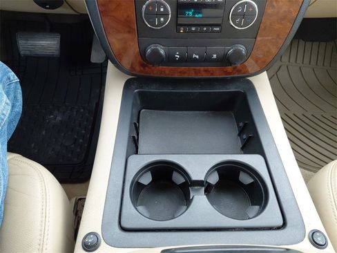 Used 2008 Chevrolet Suburban LT w/ LT Preferred Equipment Group image 33