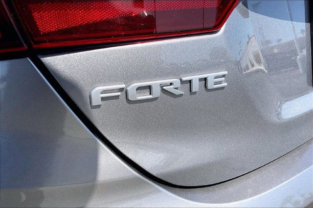 Used 2023 Kia Forte LXS FWD image 7
