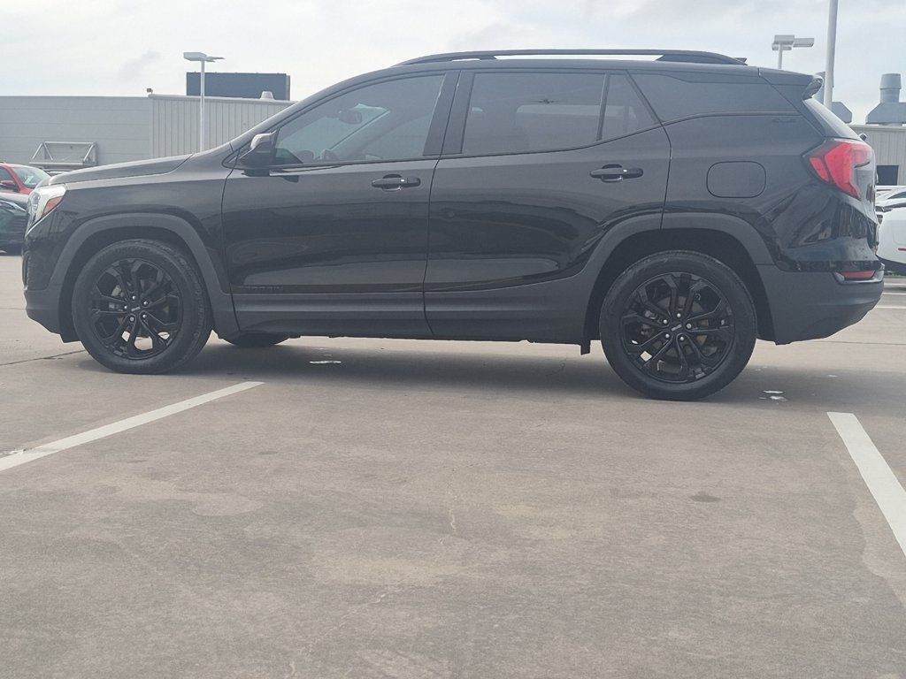 Used 2020 GMC Terrain SLE w/ Elevation Edition FWD image 3