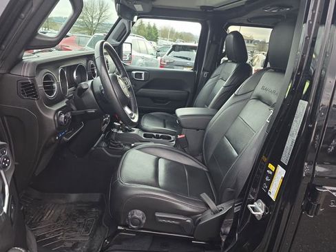 Used 2022 Jeep Wrangler Unlimited Sahara w/ Cold Weather Group image 17