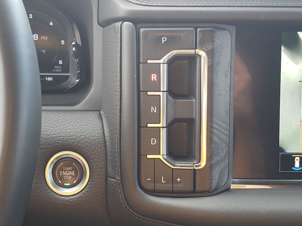 Used 2023 GMC Yukon Denali RWD image 28