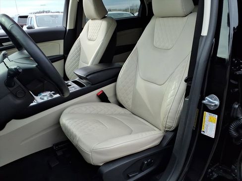 Used 2024 Ford Edge Titanium w/ Equipment Group 301A image 8