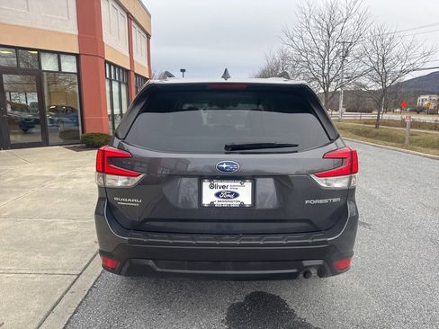 Used 2021 Subaru Forester Premium image 6