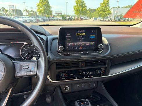 Certified 2023 Nissan Rogue SV FWD image 21