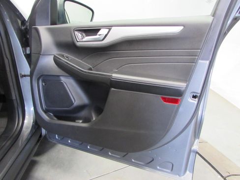 Used 2023 Ford Escape SE w/ PHEV Premium Package image 16