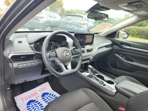 Used 2023 Nissan Altima 2.5 SV w/ SV Premium Package FWD image 18