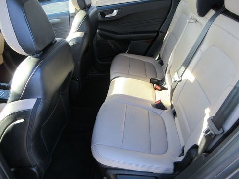 Used 2022 Ford Escape Titanium image 15