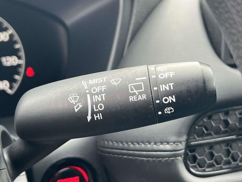 Used 2023 Honda HR-V LX image 31