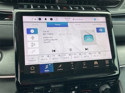 Used 2023 Jeep Grand Cherokee 4WD 4xe image 17