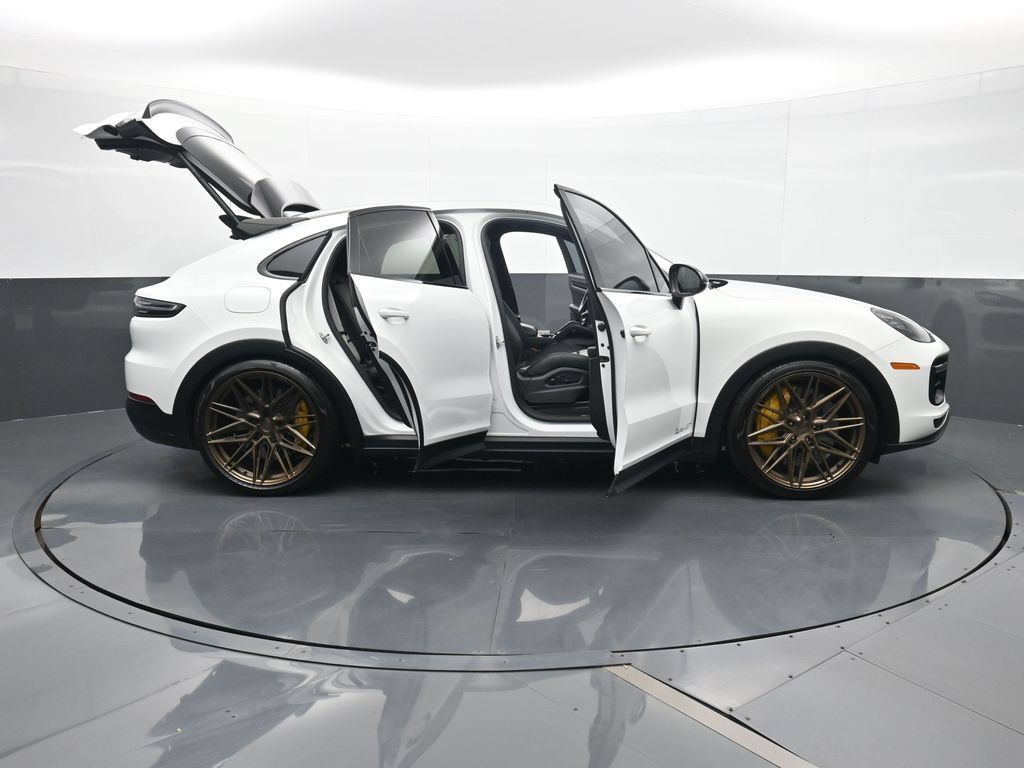 Certified 2023 Porsche Cayenne Turbo GT AWD/4WD image 33