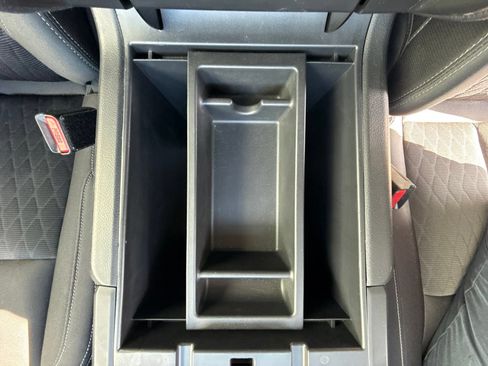 Used 2019 Nissan Titan SV w/ SV Convenience Package RWD image 10