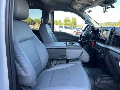 New 2026 Ford F550 4x4 Crew Cab image 34