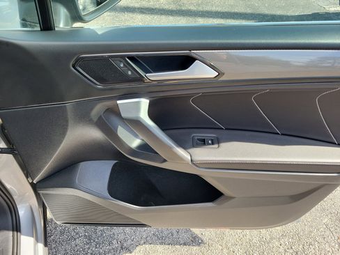 Used 2022 Volkswagen Tiguan SE image 10