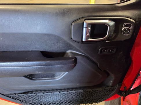 Used 2018 Jeep Wrangler Unlimited Sport S AWD/4WD image 5