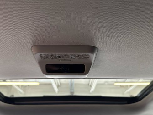 Used 2025 Kia Carnival SX FWD image 22