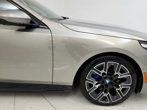 Used 2026 BMW i5 eDrive40 w/ M Sport Package RWD image 21