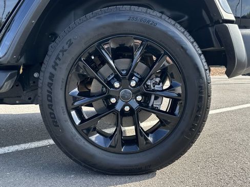 Certified 2025 Jeep Wrangler Unlimited Sahara AWD/4WD image 16