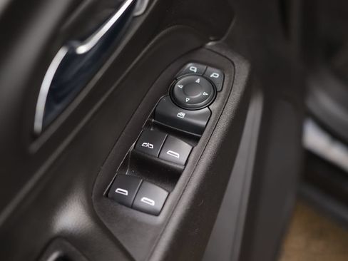 Used 2019 Chevrolet Equinox LT FWD image 22