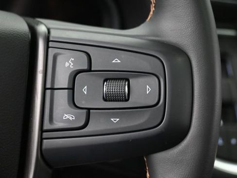 Used 2023 GMC Yukon AT4 w/ Technology Package AWD/4WD image 16