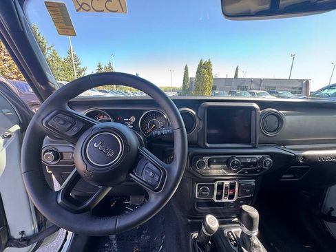 Used 2023 Jeep Wrangler Unlimited Sport AWD/4WD image 19