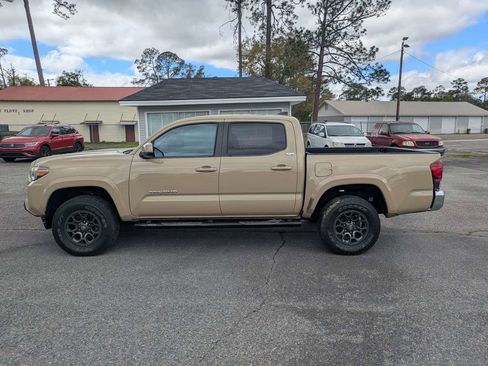 Used 2018 Toyota Tacoma SR5 image 7