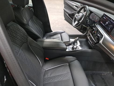 Used 2023 BMW M550i xDrive w/ Executive Package AWD/4WD image 10