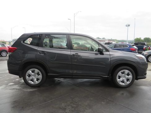 Used 2022 Subaru Forester AWD/4WD image 8