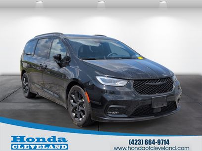Used 2025 Chrysler Pacifica Limited