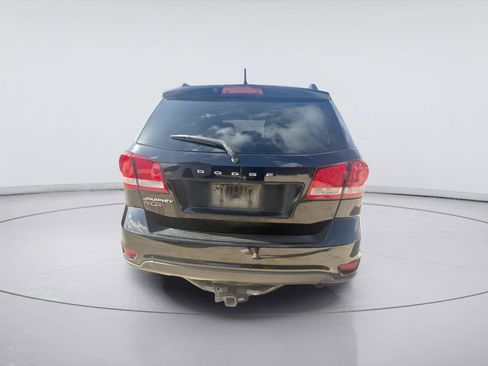 Used 2019 Dodge Journey SE w/ Connectivity Group FWD image 4