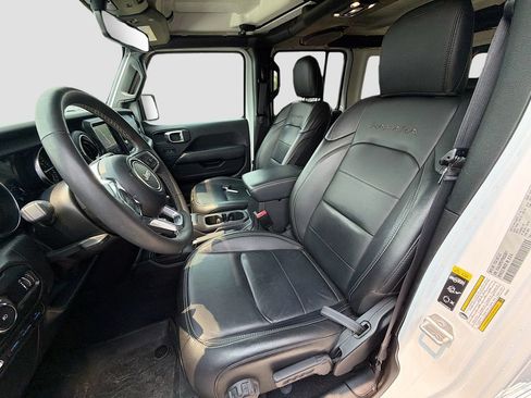 Used 2023 Jeep Wrangler Unlimited Sahara AWD/4WD image 23
