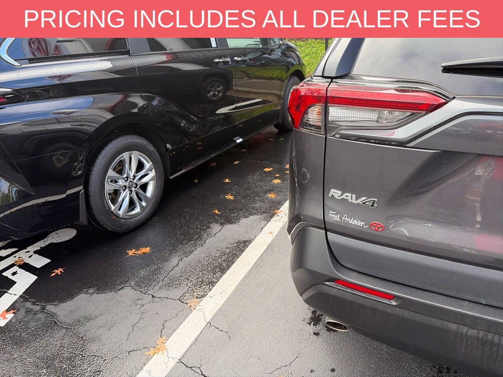 Used 2023 Toyota RAV4 XLE FWD image 14
