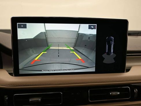 Used 2022 Lincoln Nautilus FWD image 11