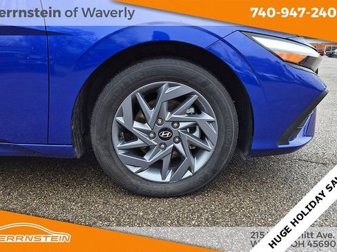 Used 2024 Hyundai Elantra SEL image 28