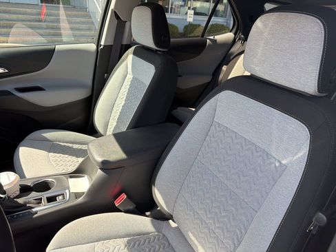 Used 2022 Chevrolet Equinox LT FWD image 16